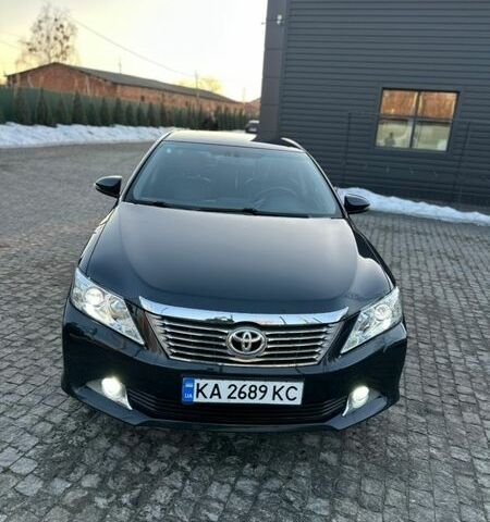 Серый Тойота Камри, объемом двигателя 2.49 л и пробегом 196 тыс. км за 14300 $, фото 1 на Automoto.ua