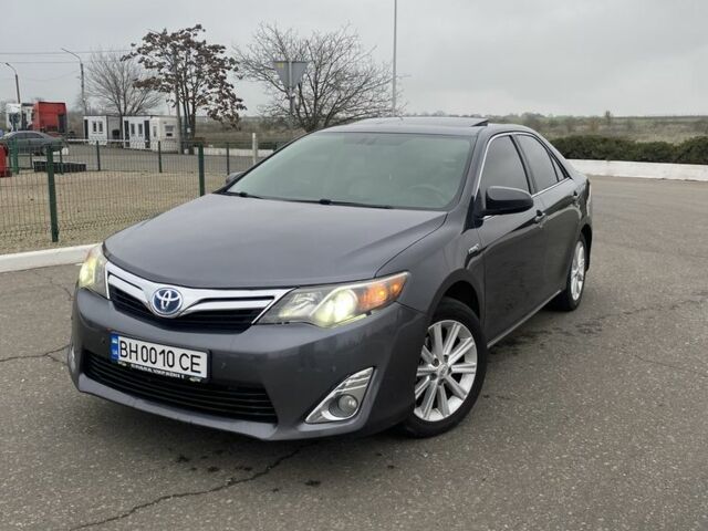 Серый Тойота Камри, объемом двигателя 2.5 л и пробегом 188 тыс. км за 12700 $, фото 1 на Automoto.ua