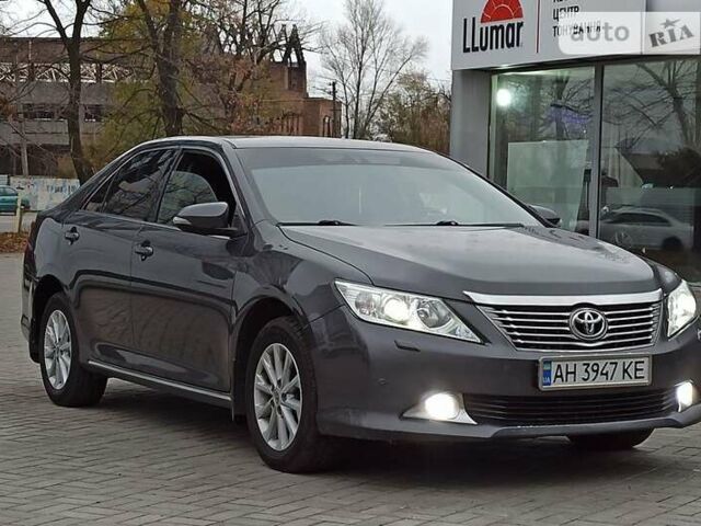 Сірий Тойота Камрі, об'ємом двигуна 2.5 л та пробігом 202 тис. км за 7950 $, фото 1 на Automoto.ua