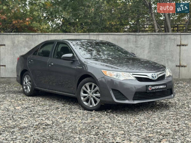 Сірий Тойота Камрі, об'ємом двигуна 2.49 л та пробігом 268 тис. км за 10990 $, фото 1 на Automoto.ua