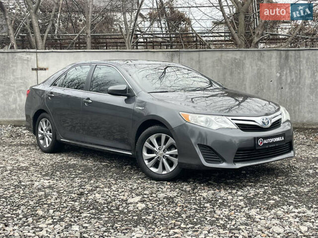 Серый Тойота Камри, объемом двигателя 2.49 л и пробегом 268 тыс. км за 10990 $, фото 1 на Automoto.ua