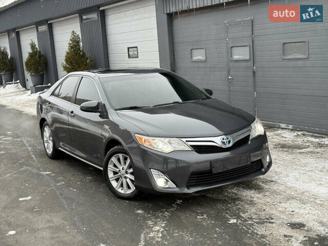 Серый Тойота Камри, объемом двигателя 2.49 л и пробегом 147 тыс. км за 11300 $, фото 1 на Automoto.ua