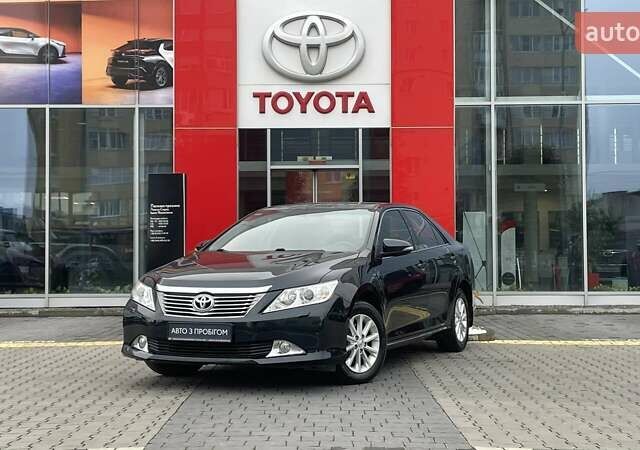 Серый Тойота Камри, объемом двигателя 2.5 л и пробегом 234 тыс. км за 15533 $, фото 1 на Automoto.ua