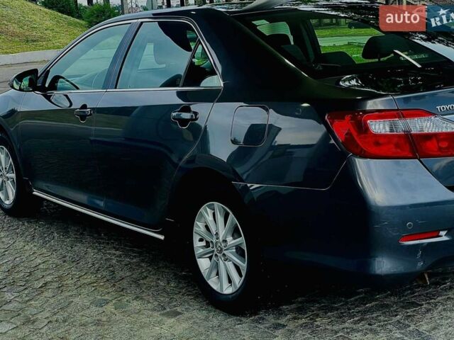 Сірий Тойота Камрі, об'ємом двигуна 2.49 л та пробігом 115 тис. км за 15800 $, фото 1 на Automoto.ua