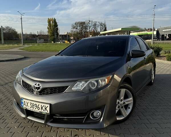 Сірий Тойота Камрі, об'ємом двигуна 2.49 л та пробігом 209 тис. км за 11700 $, фото 1 на Automoto.ua