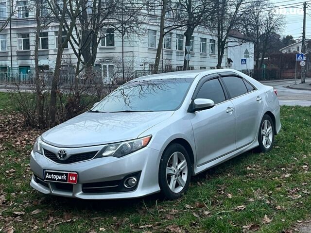 Серый Тойота Камри, объемом двигателя 2.5 л и пробегом 297 тыс. км за 10390 $, фото 1 на Automoto.ua