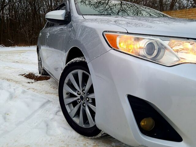 Серый Тойота Камри, объемом двигателя 2.5 л и пробегом 24500 тыс. км за 11500 $, фото 1 на Automoto.ua