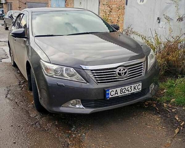 Тойота Камрі 2013 у Умани на Automoto.ua Сірий Тойота Камрі, об'ємом двигуна 2.5 л та пробігом 256 тис. км за 11200 $, фото 1 на Automoto.ua