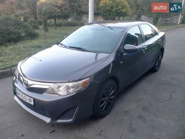 Тойота Камрі 2013 у Хмельницькому на Automoto.ua Сірий Тойота Камрі, об'ємом двигуна 2.5 л та пробігом 137 тис. км за 9900 $, фото 1 на Automoto.ua