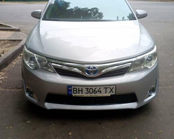 Серый Тойота Камри, объемом двигателя 2.49 л и пробегом 214 тыс. км за 14990 $, фото 1 на Automoto.ua