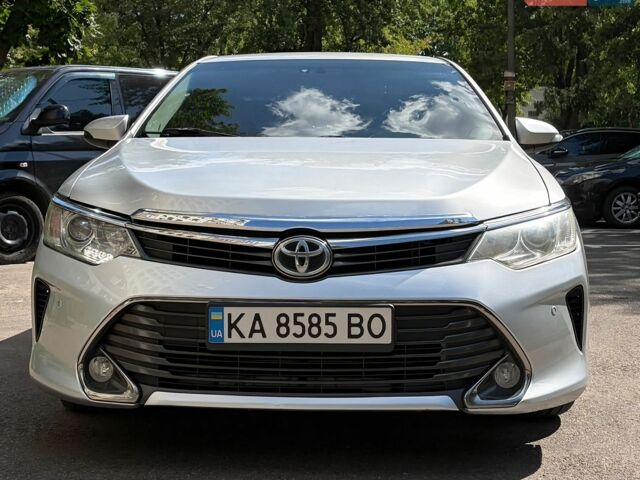 Серый Тойота Камри, объемом двигателя 2.49 л и пробегом 177 тыс. км за 14200 $, фото 1 на Automoto.ua