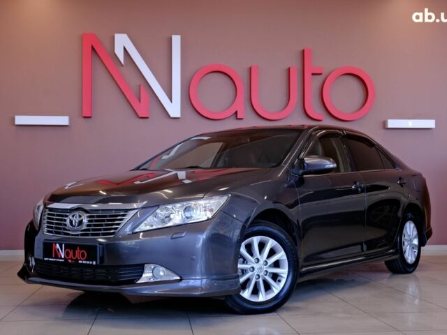 Серый Тойота Камри, объемом двигателя 2.5 л и пробегом 179 тыс. км за 13900 $, фото 1 на Automoto.ua