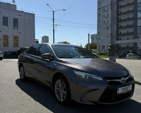 Серый Тойота Камри, объемом двигателя 2.49 л и пробегом 257 тыс. км за 14300 $, фото 1 на Automoto.ua