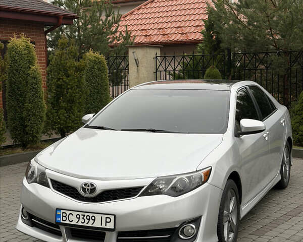 Сірий Тойота Камрі, об'ємом двигуна 2.5 л та пробігом 260 тис. км за 12250 $, фото 1 на Automoto.ua