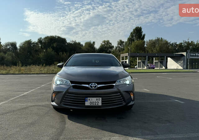 Серый Тойота Камри, объемом двигателя 2.49 л и пробегом 219 тыс. км за 15999 $, фото 1 на Automoto.ua