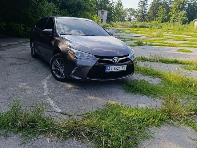 Сірий Тойота Камрі, об'ємом двигуна 2.49 л та пробігом 296 тис. км за 10600 $, фото 1 на Automoto.ua
