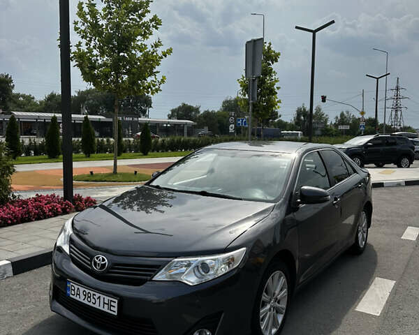 Серый Тойота Камри, объемом двигателя 2.49 л и пробегом 138 тыс. км за 11700 $, фото 1 на Automoto.ua