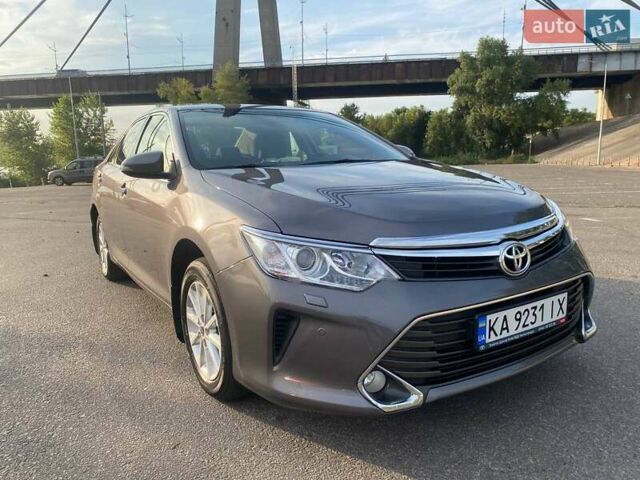 Серый Тойота Камри, объемом двигателя 2.49 л и пробегом 145 тыс. км за 16000 $, фото 1 на Automoto.ua