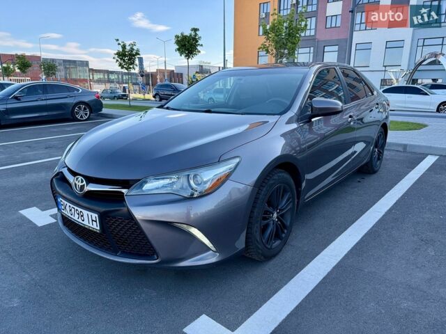 Серый Тойота Камри, объемом двигателя 2.49 л и пробегом 250 тыс. км за 12800 $, фото 1 на Automoto.ua