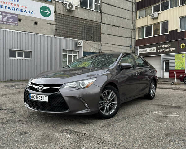 Тойота Камри 2015 в Харькове на Automoto.ua Серый Тойота Камри, объемом двигателя 2.49 л и пробегом 196 тыс. км за 12500 $, фото 1 на Automoto.ua