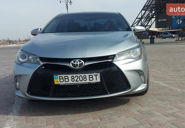 Серый Тойота Камри, объемом двигателя 2.49 л и пробегом 178 тыс. км за 14000 $, фото 1 на Automoto.ua