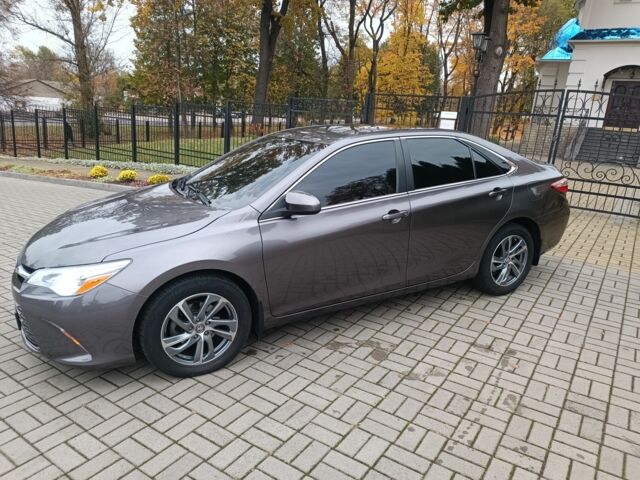 Серый Тойота Камри, объемом двигателя 2.5 л и пробегом 154 тыс. км за 13000 $, фото 1 на Automoto.ua