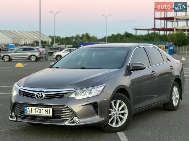 Серый Тойота Камри, объемом двигателя 2.49 л и пробегом 164 тыс. км за 15700 $, фото 1 на Automoto.ua
