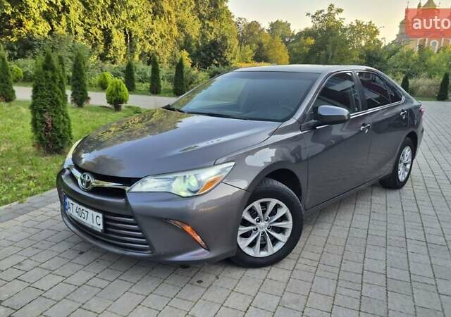 Сірий Тойота Камрі, об'ємом двигуна 2.49 л та пробігом 225 тис. км за 16550 $, фото 1 на Automoto.ua