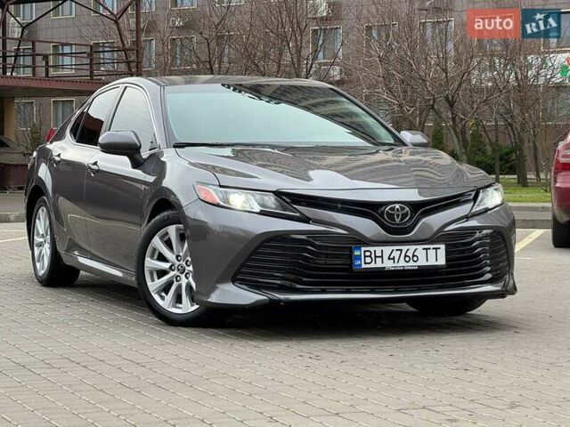 Серый Тойота Камри, объемом двигателя 2.49 л и пробегом 119 тыс. км за 17800 $, фото 1 на Automoto.ua