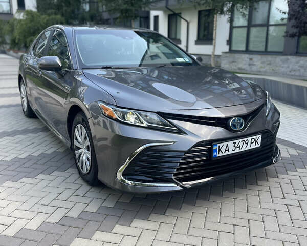 Сірий Тойота Камрі, об'ємом двигуна 2.49 л та пробігом 206 тис. км за 19900 $, фото 1 на Automoto.ua