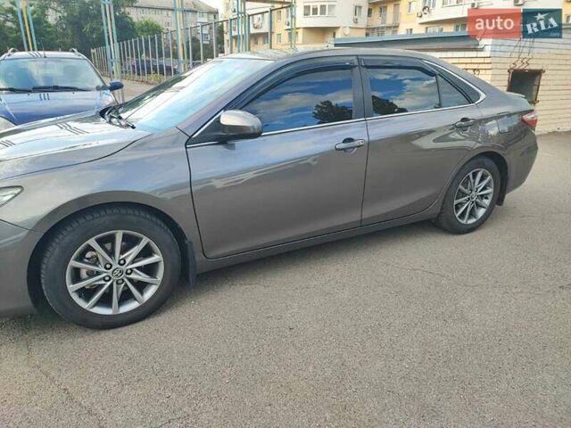 Сірий Тойота Камрі, об'ємом двигуна 2.49 л та пробігом 180 тис. км за 16300 $, фото 1 на Automoto.ua