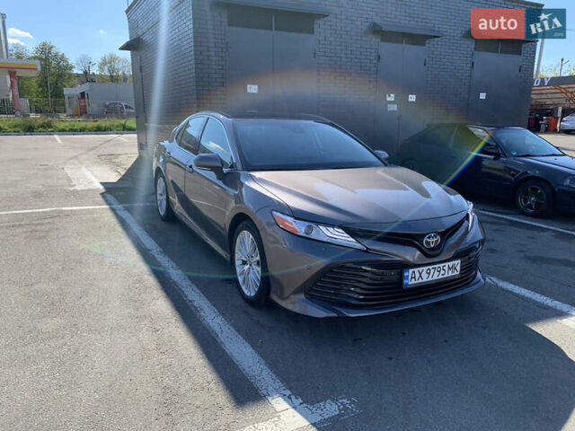 Серый Тойота Камри, объемом двигателя 2.5 л и пробегом 38 тыс. км за 29900 $, фото 1 на Automoto.ua