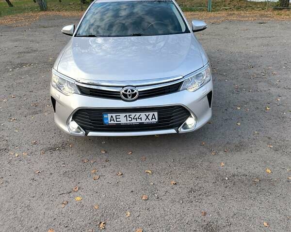 Серый Тойота Камри, объемом двигателя 2.49 л и пробегом 214 тыс. км за 18500 $, фото 1 на Automoto.ua