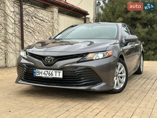 Сірий Тойота Камрі, об'ємом двигуна 2.49 л та пробігом 120 тис. км за 16700 $, фото 1 на Automoto.ua