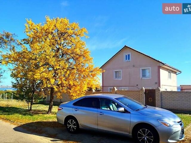 Серый Тойота Камри, объемом двигателя 2.5 л и пробегом 84 тыс. км за 15500 $, фото 1 на Automoto.ua