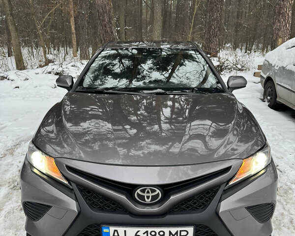 Сірий Тойота Камрі, об'ємом двигуна 2.49 л та пробігом 200 тис. км за 15900 $, фото 1 на Automoto.ua