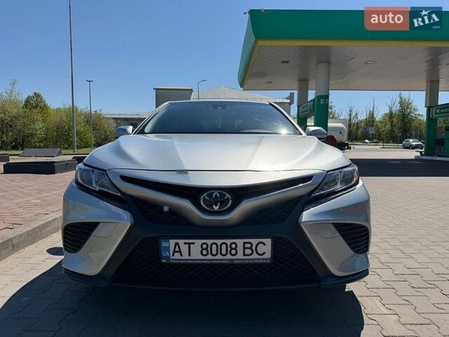 Серый Тойота Камри, объемом двигателя 2.49 л и пробегом 115 тыс. км за 19000 $, фото 1 на Automoto.ua