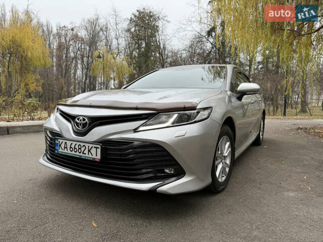 Серый Тойота Камри, объемом двигателя 2.49 л и пробегом 119 тыс. км за 20500 $, фото 1 на Automoto.ua