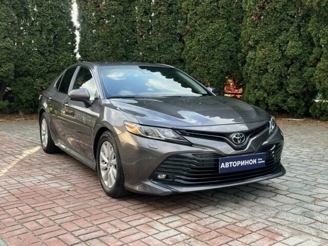 Сірий Тойота Камрі, об'ємом двигуна 2.5 л та пробігом 81 тис. км за 18999 $, фото 1 на Automoto.ua