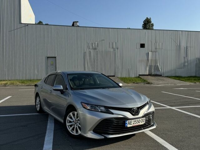 Сірий Тойота Камрі, об'ємом двигуна 2.5 л та пробігом 106 тис. км за 14899 $, фото 1 на Automoto.ua