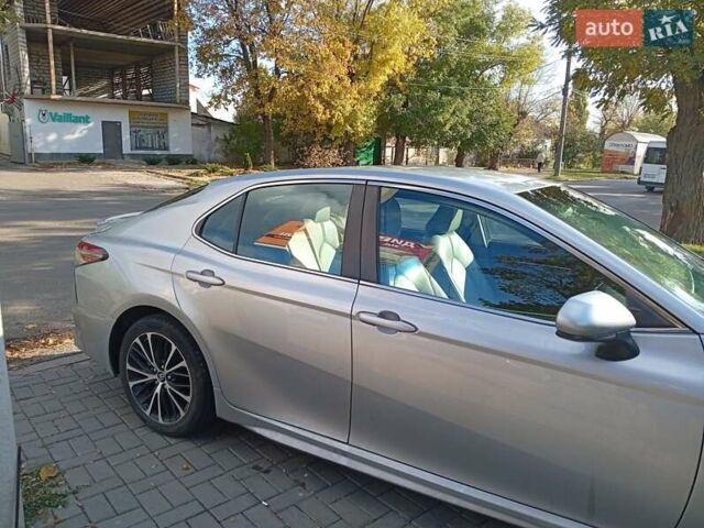 Тойота Камри 2018 в Николаеве на Automoto.ua Серый Тойота Камри, объемом двигателя 2.49 л и пробегом 104 тыс. км за 18300 $, фото 1 на Automoto.ua