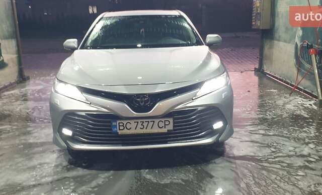 Серый Тойота Камри, объемом двигателя 2.49 л и пробегом 130 тыс. км за 25499 $, фото 1 на Automoto.ua