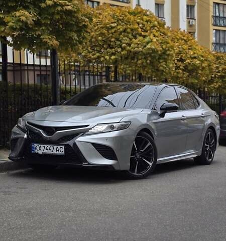 Серый Тойота Камри, объемом двигателя 3.5 л и пробегом 171 тыс. км за 22999 $, фото 1 на Automoto.ua