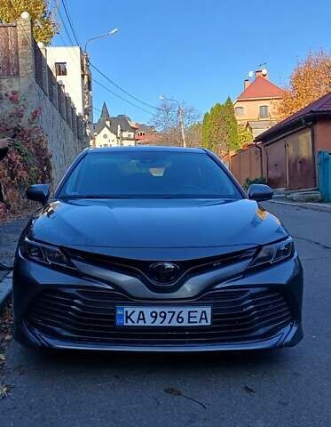 Серый Тойота Камри, объемом двигателя 2.49 л и пробегом 120 тыс. км за 19500 $, фото 1 на Automoto.ua