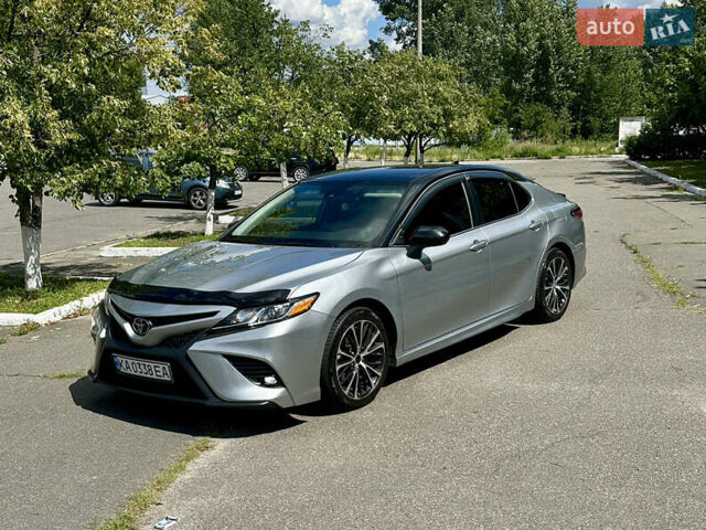 Сірий Тойота Камрі, об'ємом двигуна 2.49 л та пробігом 130 тис. км за 21000 $, фото 1 на Automoto.ua