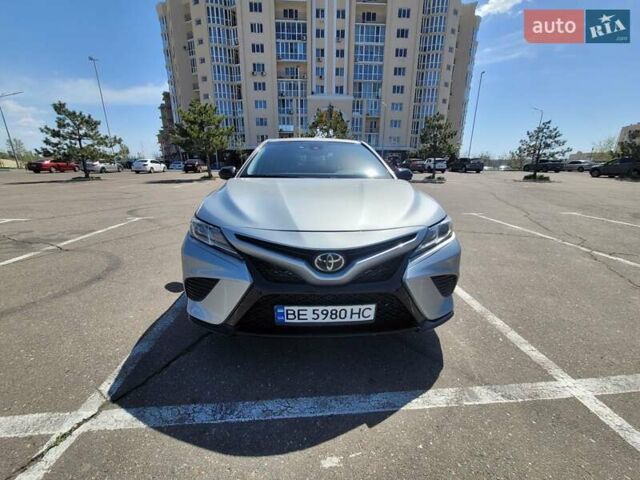 Серый Тойота Камри, объемом двигателя 2.49 л и пробегом 166 тыс. км за 17900 $, фото 1 на Automoto.ua