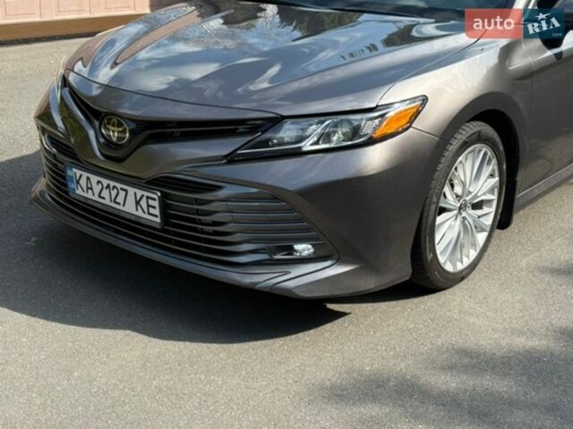 Серый Тойота Камри, объемом двигателя 2.49 л и пробегом 98 тыс. км за 21700 $, фото 1 на Automoto.ua
