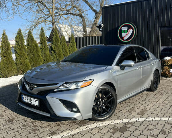 Сірий Тойота Камрі, об'ємом двигуна 2.49 л та пробігом 142 тис. км за 22000 $, фото 1 на Automoto.ua