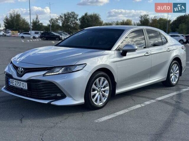 Сірий Тойота Камрі, об'ємом двигуна 2.49 л та пробігом 160 тис. км за 21500 $, фото 1 на Automoto.ua