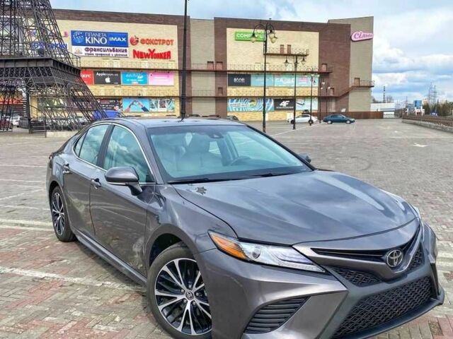 Тойота Камри 2020 в Киеве на Automoto.ua Серый Тойота Камри, объемом двигателя 2.5 л и пробегом 72 тыс. км за 17000 $, фото 1 на Automoto.ua